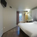Centre Hotel