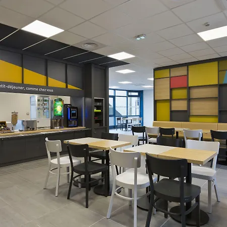 מלון Centre 3*