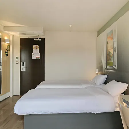 Centre Hotel 3*