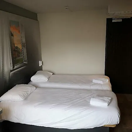 Centre Hotel 3*